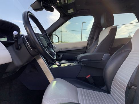 Used 2021 Land Rover Discovery S R-Dynamic image 16