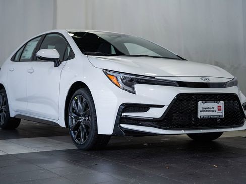 New 2026 Toyota Corolla SE image 1