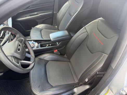 Used 2025 Jeep Compass Trailhawk AWD/4WD image 30
