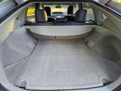 Used 2012 Toyota Prius Four w/ Deluxe Solar Roof Pkg FWD image 18