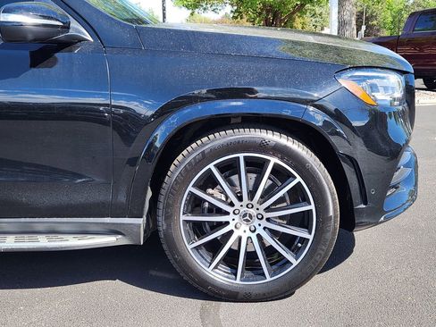 Used 2022 Mercedes-Benz GLS 450 4MATIC image 9