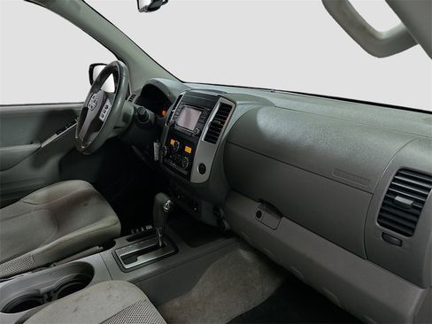Used 2018 Nissan Frontier SV image 26