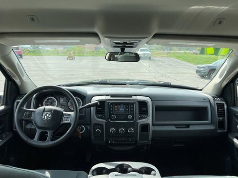 Used 2017 RAM 2500 Tradesman w/ Chrome Appearance Group image 19