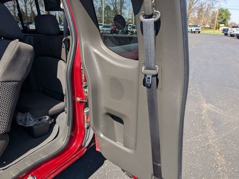 Certified 2021 Nissan Frontier SV image 11