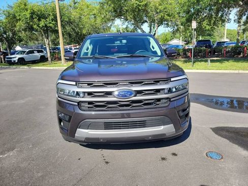 Used 2024 Ford Expedition XLT RWD image 5