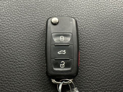 Used 2017 Volkswagen Tiguan S AWD/4WD image 21