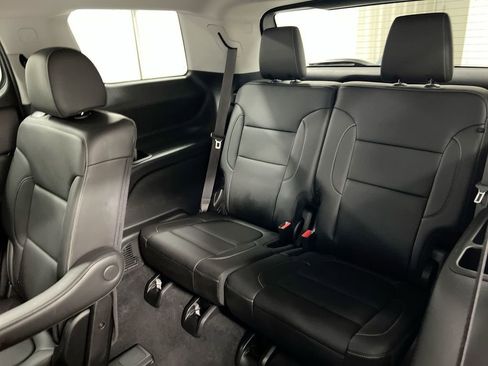 Used 2023 GMC Acadia SLT image 23