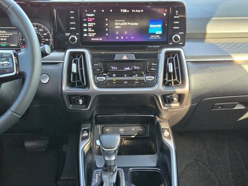 Used 2023 Kia Sorento S w/ Panoramic Sunroof Package FWD image 16