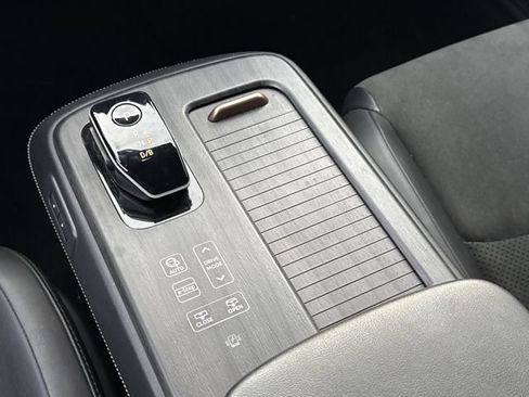 Certified 2023 Nissan Ariya FWD image 16