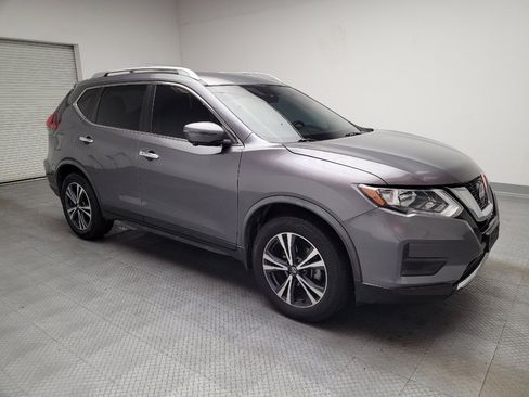 Used 2020 Nissan Rogue SV w/ Premium Package FWD image 11