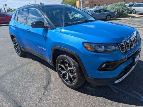 Used 2025 Jeep Compass Limited AWD/4WD image 7