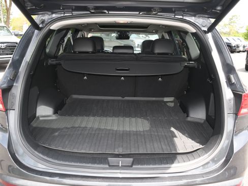 Used 2023 Hyundai Santa Fe SEL w/ Premium Package image 18