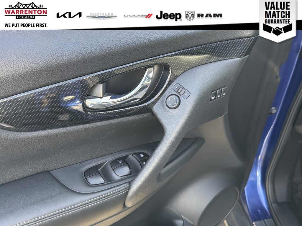 Used 2018 Nissan Rogue SL FWD image 16
