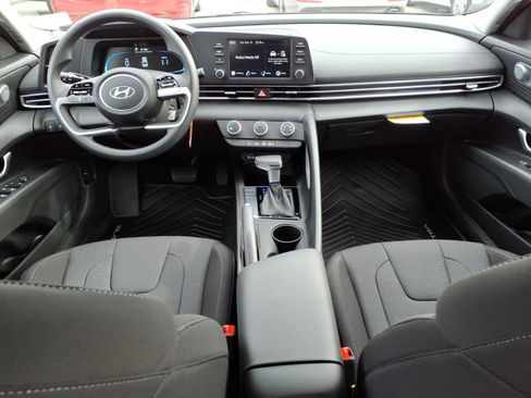 New 2026 Hyundai Elantra SE FWD image 6