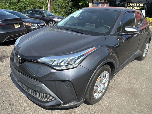 Used 2021 Toyota C-HR LE FWD image 1