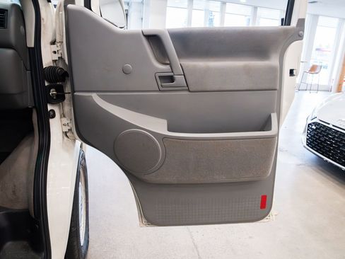 Used 2002 Volkswagen Eurovan GLS image 43