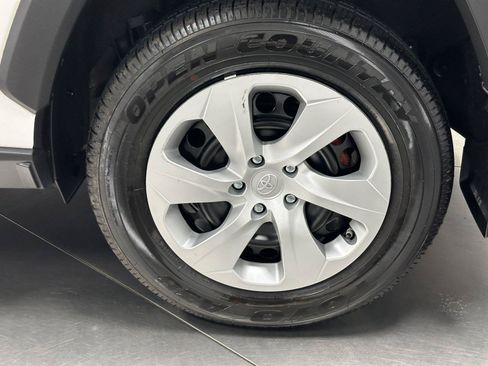 Used 2023 Toyota RAV4 LE AWD/4WD image 19