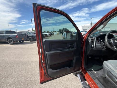 Used 2013 RAM 2500 Tradesman w/ Chrome Appearance Group AWD/4WD image 10