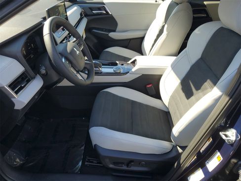 New 2025 Mitsubishi Outlander SE image 5