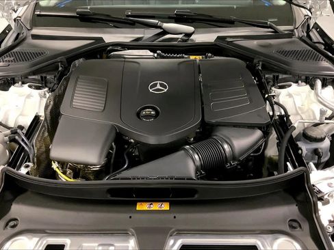 Used 2025 Mercedes-Benz E 350 Sedan image 30