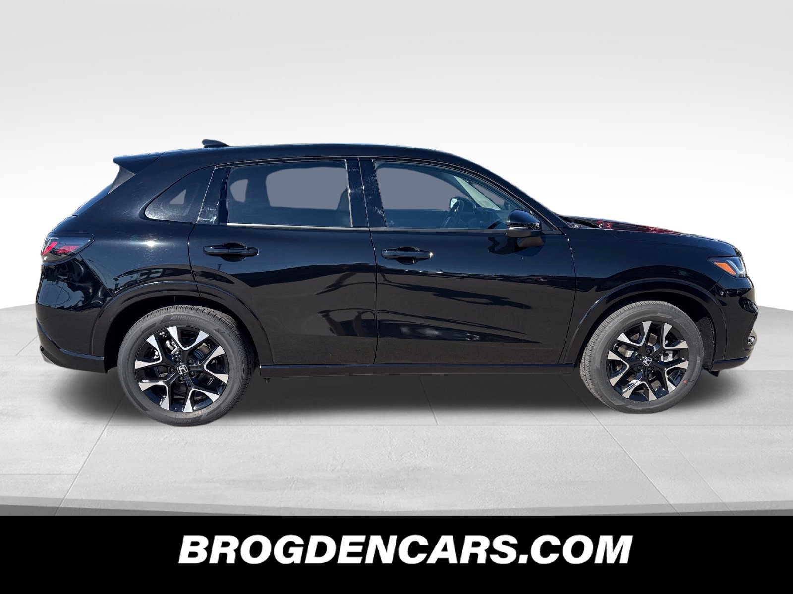 Used 2026 Honda HR-V EX-L image 2