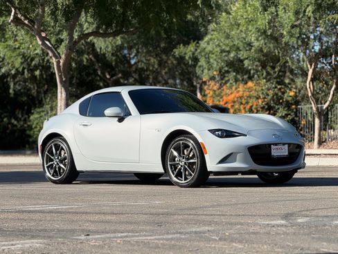 Used 2018 MAZDA MX-5 Miata RF Grand Touring RWD image 9