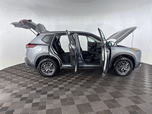 Used 2023 Nissan Rogue S image 13