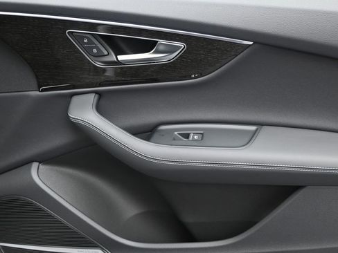 Used 2025 Audi Q7 3.0T Premium Plus w/ Premium Plus Package image 11