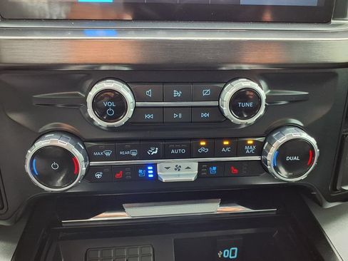 Certified 2024 Ford F350 Lariat w/ Lariat Ultimate Package AWD/4WD image 13