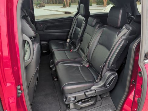 Used 2023 Honda Odyssey Sport image 9