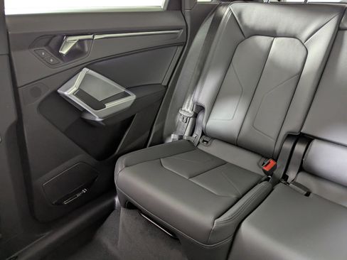 New 2025 Audi Q3 2.0T Premium image 12