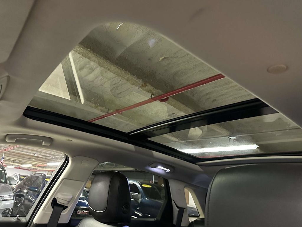Used 2019 Cadillac XT5 Luxury FWD image 23