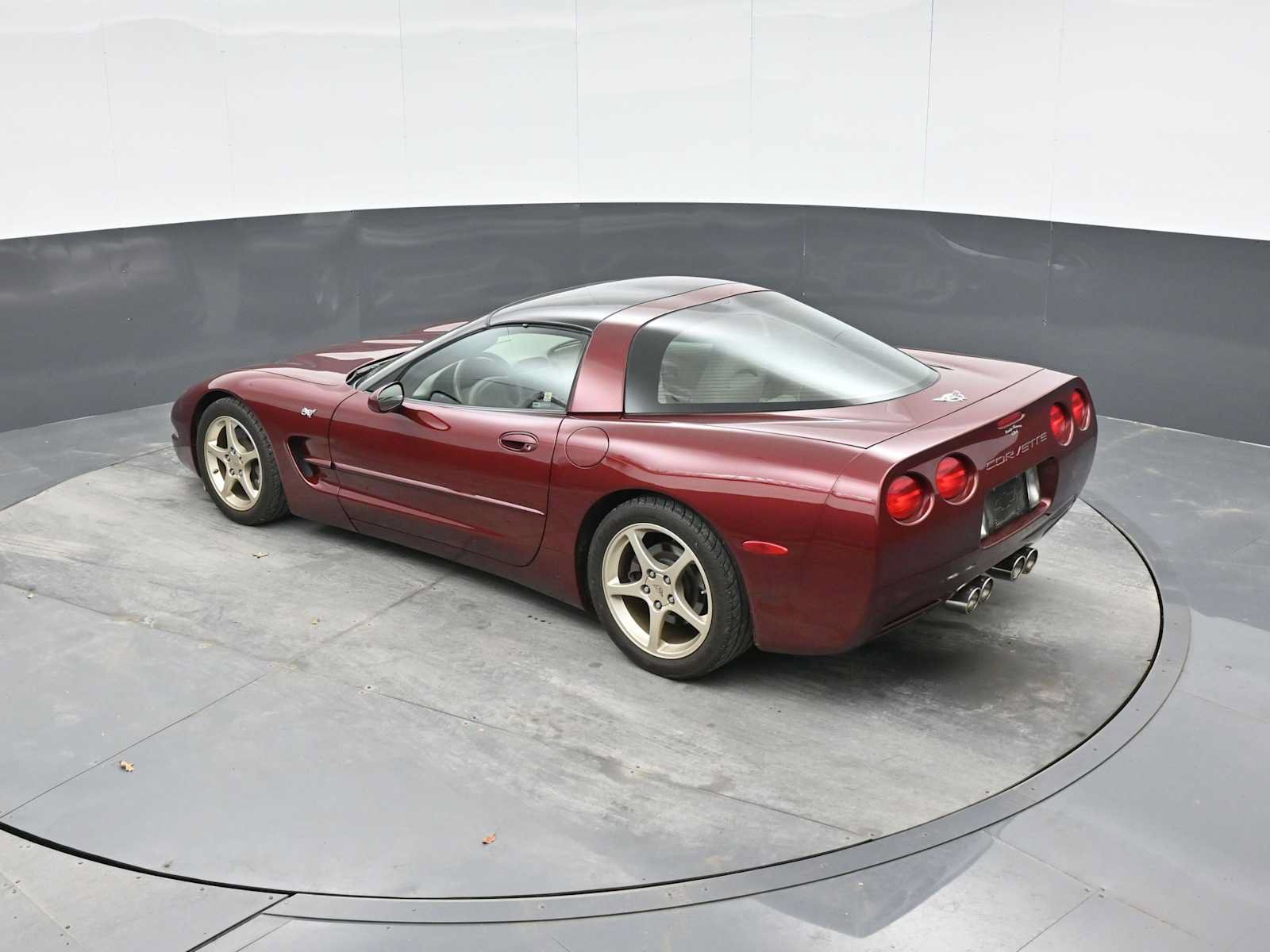 Used 2003 Chevrolet Corvette Coupe w/ Preferred Equipment Group RWD image 12