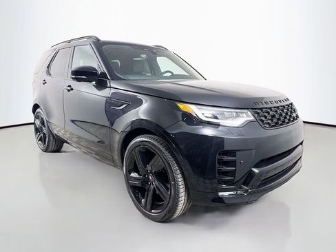 New 2026 Land Rover Discovery Dynamic SE image 3