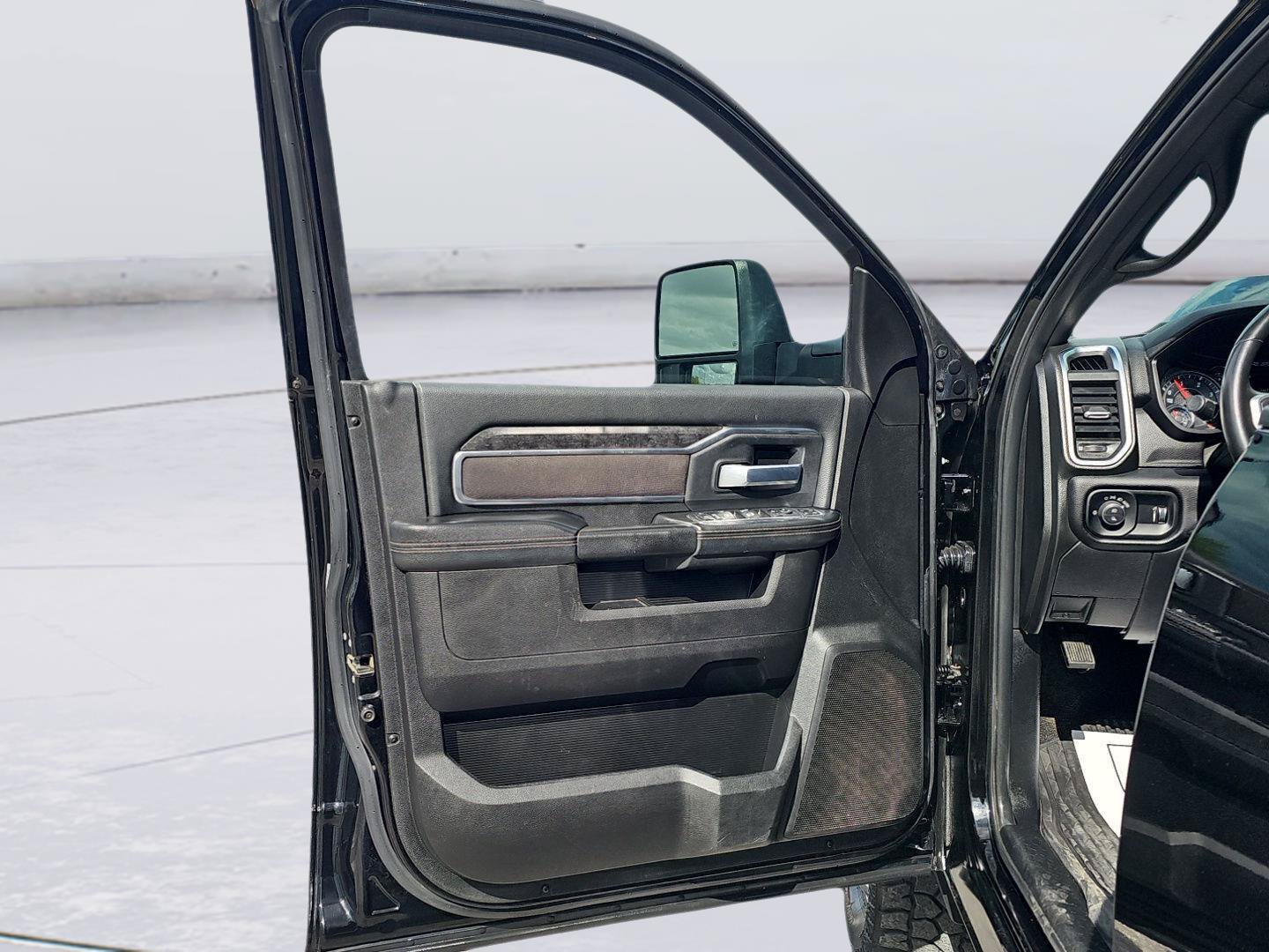 Used 2024 RAM 3500 Lone Star w/ Sport Appearance Package AWD/4WD image 12