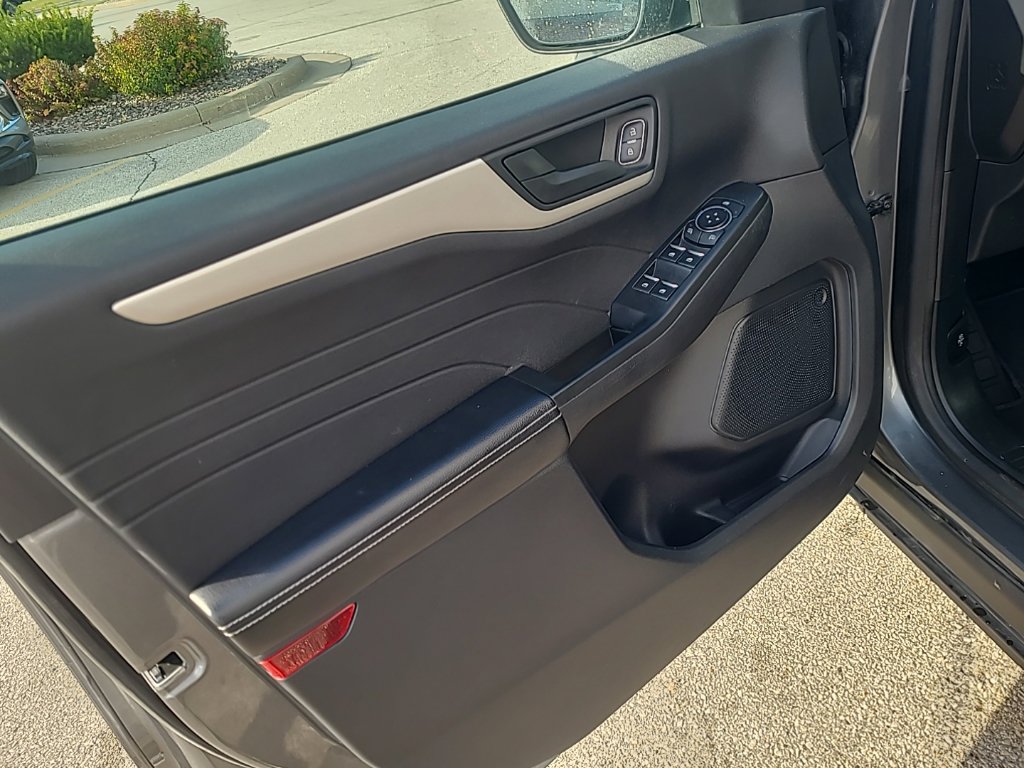Used 2022 Ford Escape SE AWD/4WD image 11