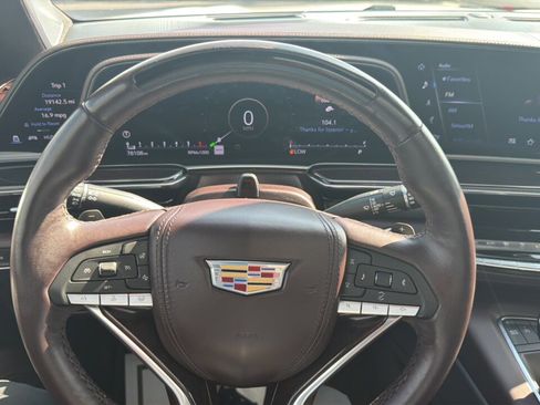 Used 2023 Cadillac Escalade ESV Sport Platinum w/ LPO, ONYX Package image 24