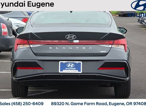 New 2025 Hyundai Elantra Limited image 5