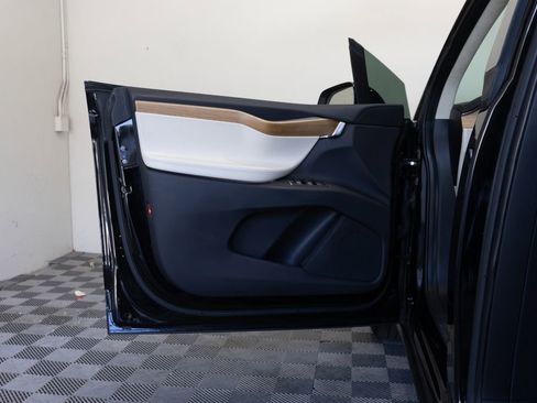 Used 2019 Tesla Model X Performance AWD/4WD image 16