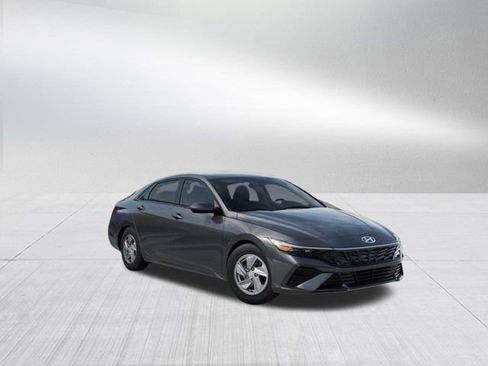 New 2026 Hyundai Elantra SE FWD image 2