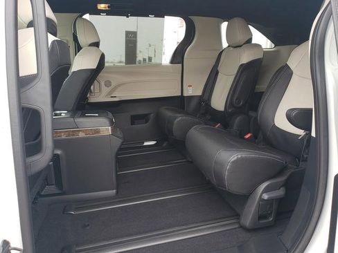 New 2026 Toyota Sienna Limited image 12