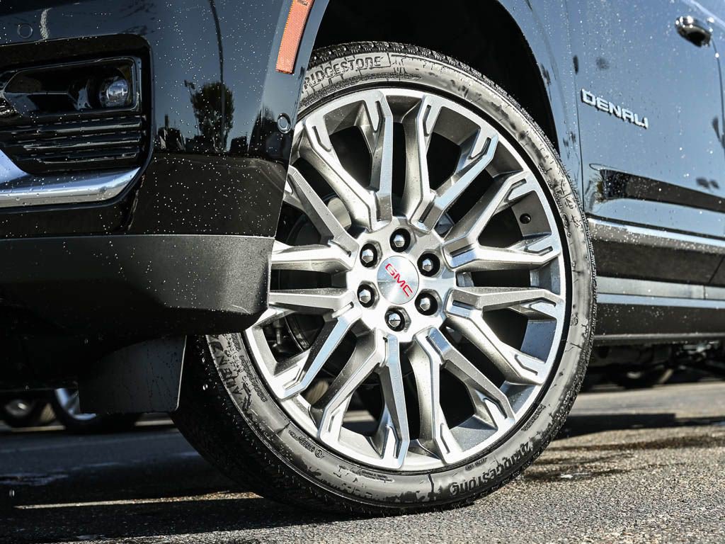 New 2026 GMC Yukon Denali w/ Denali Reserve Package AWD/4WD image 6