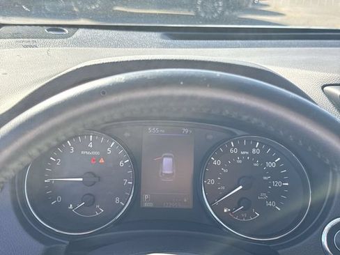 Used 2018 Nissan Rogue SV AWD/4WD image 15