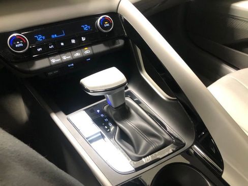 New 2026 Hyundai Elantra Hybrid FWD image 27