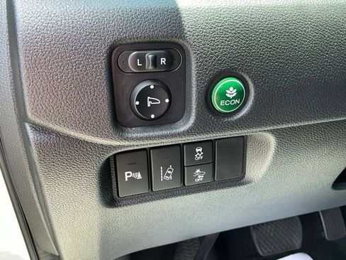Used 2017 Honda Pilot Touring image 61