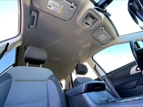 Used 2020 Chevrolet Traverse LT FWD image 31
