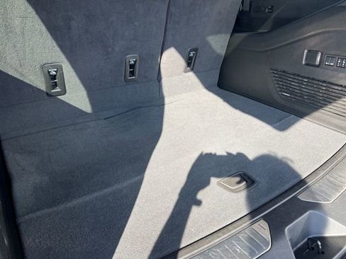 Used 2024 Chevrolet Suburban RST w/ Luxury Package image 21