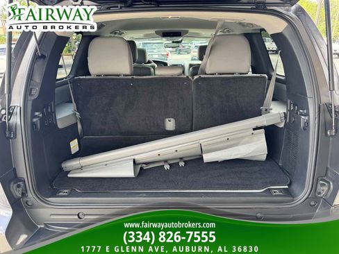 Used 2021 Toyota Sequoia Platinum AWD/4WD image 30