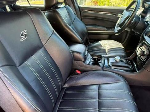 Used 2020 Chrysler 300 S RWD image 9