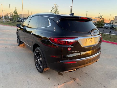 Used 2021 Buick Enclave Essence w/ Sport Touring Edition image 7